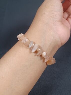 Pink Moonstone Gemstone Chip Elastic Bracelet